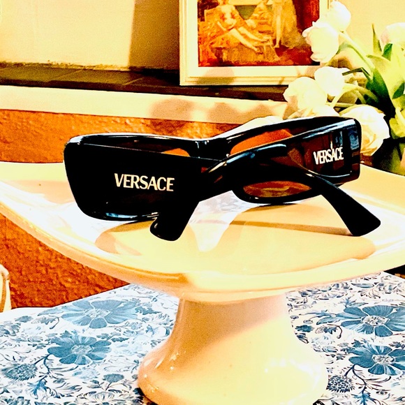 VERSACE. NWOT - Picture 2 of 10